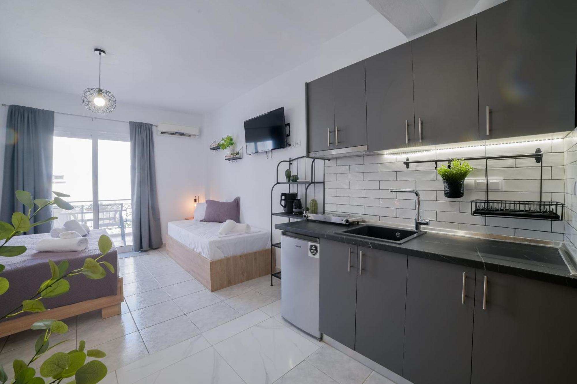 Dimitras Luxury 2nd *