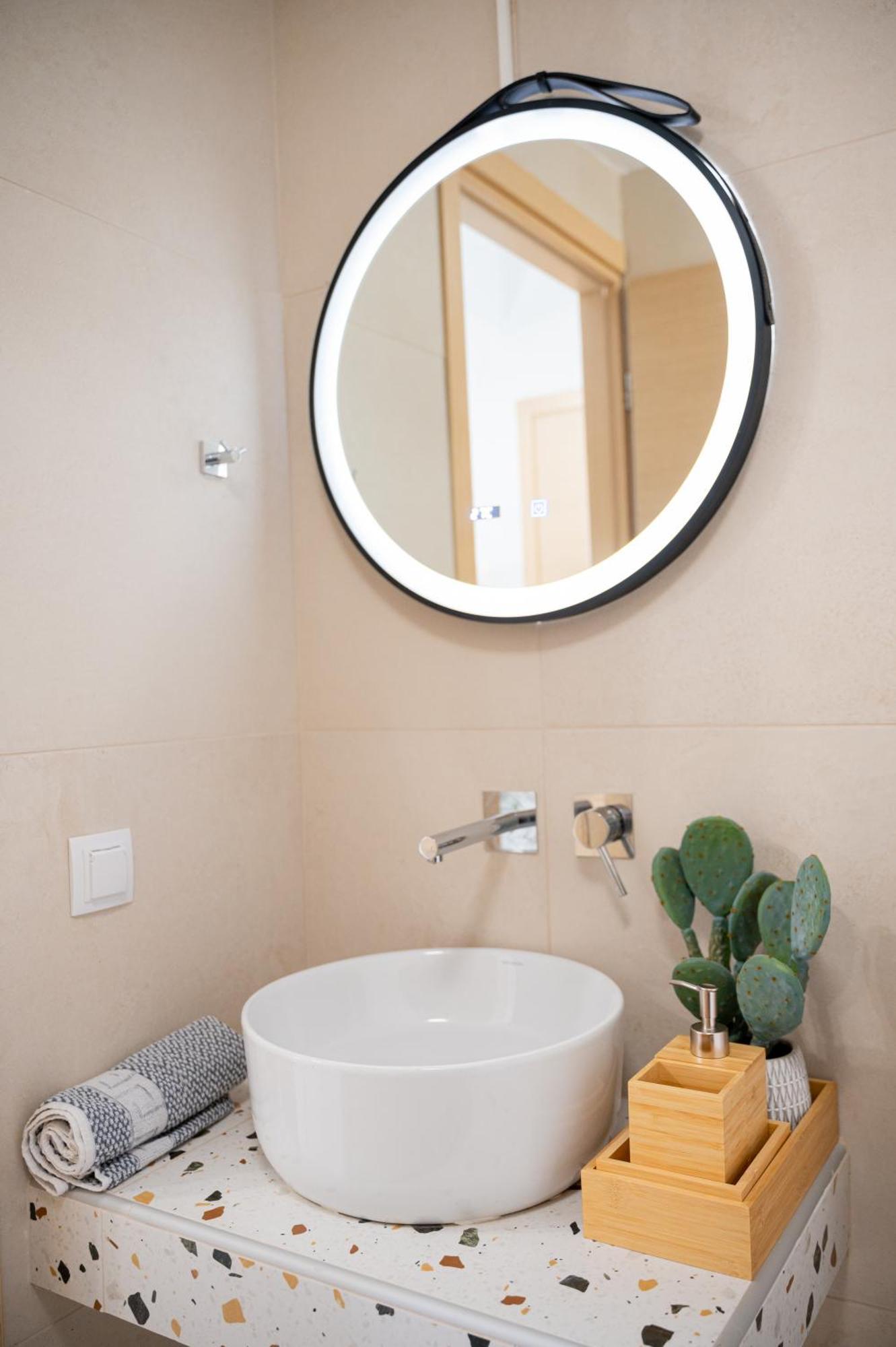 Dimitras Luxury 2nd Apartment Ofrinion